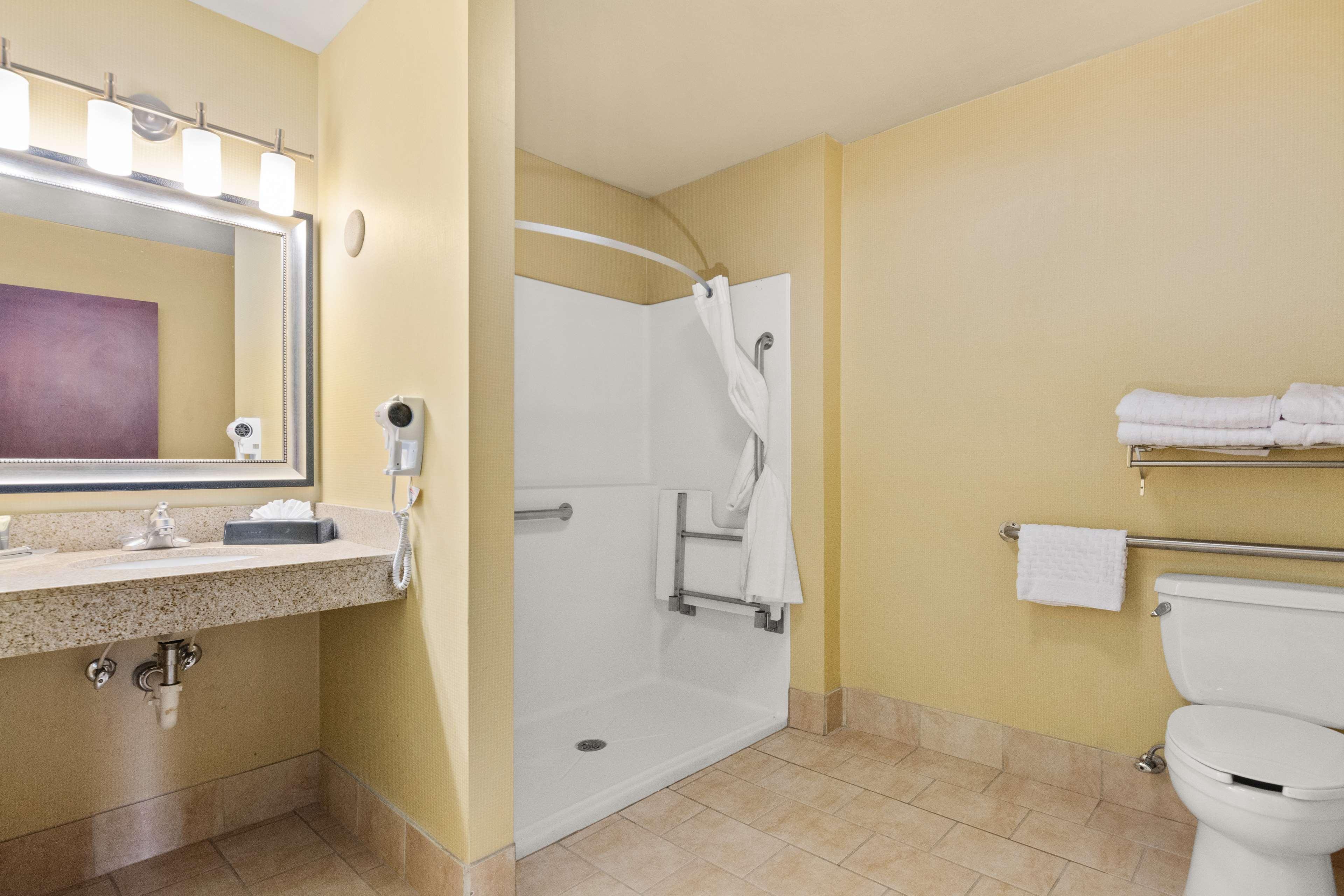 SureStay Plus Hotel By Best Western Portland Route 52 West Exterior foto