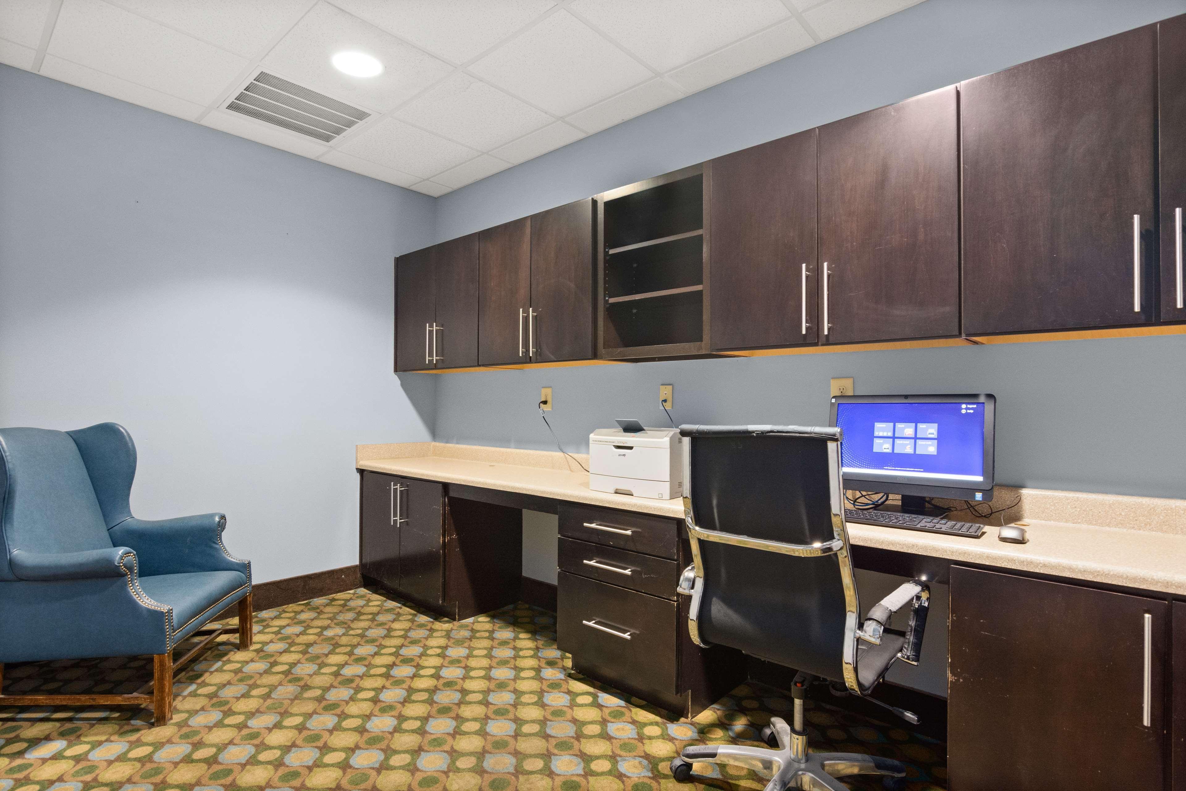 SureStay Plus Hotel By Best Western Portland Route 52 West Exterior foto